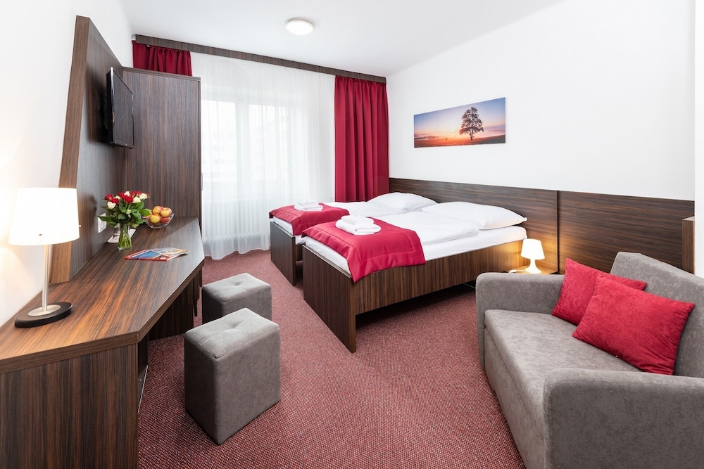 Hotel Plus — hotel in Bratislava