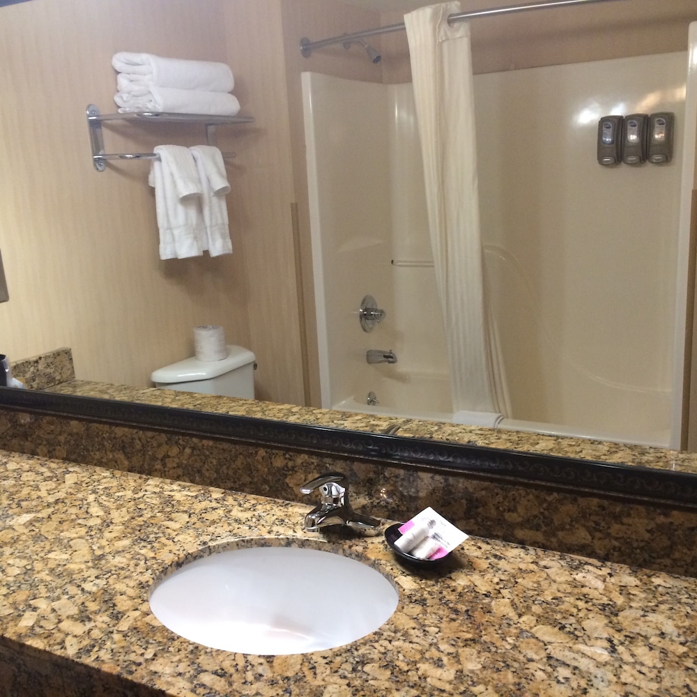 Midnight Rose & McGills Hotel & Casino - photo 18