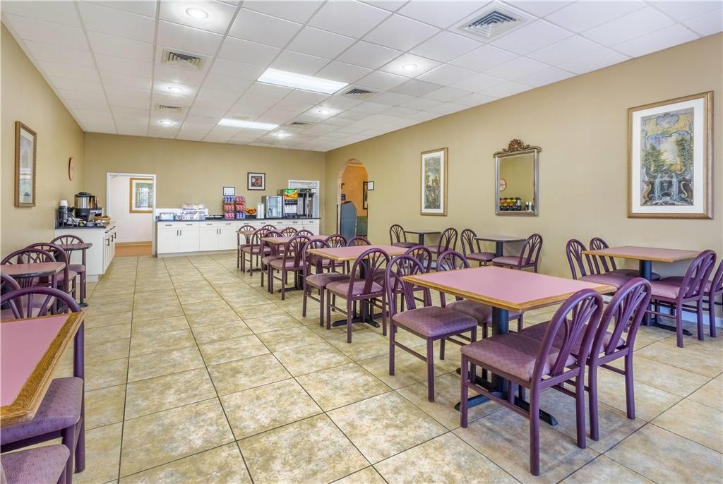 Howard Johnson by Wyndham Lakeland - photo 28