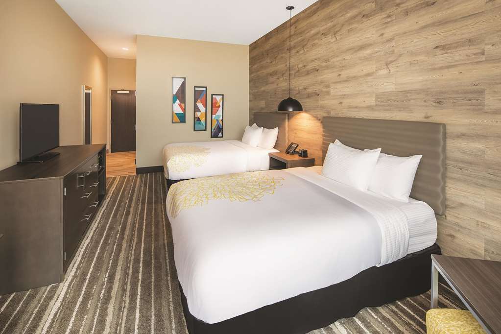 La Quinta Inn & Suites by Wyndham Atlanta South McDonough - photo 16