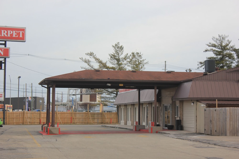Red Carpet Inn Louisville - photo 48