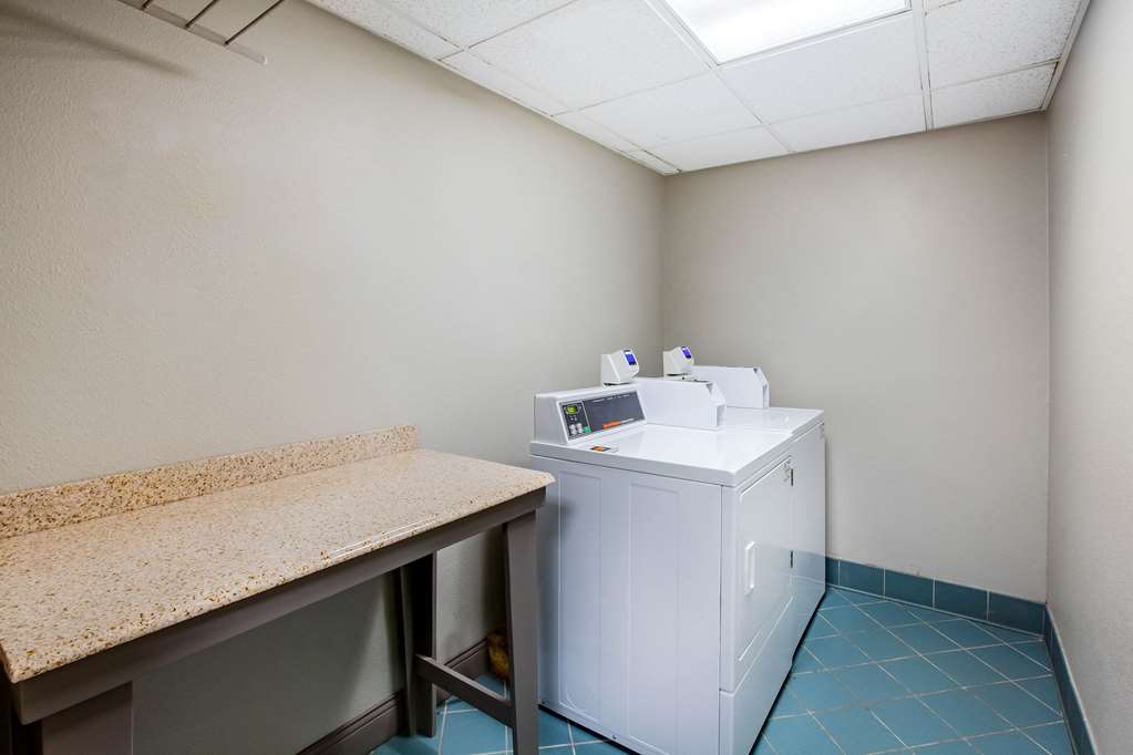 La Quinta Inn & Suites by Wyndham Houston Baytown East - photo 29
