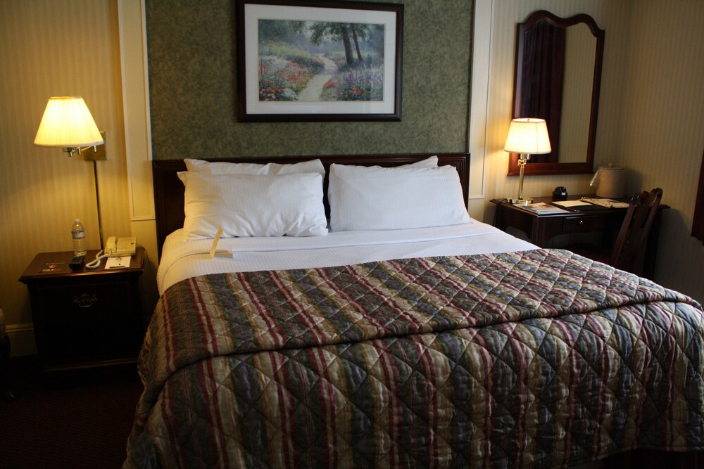 The Grand Summit Hotel - photo 2