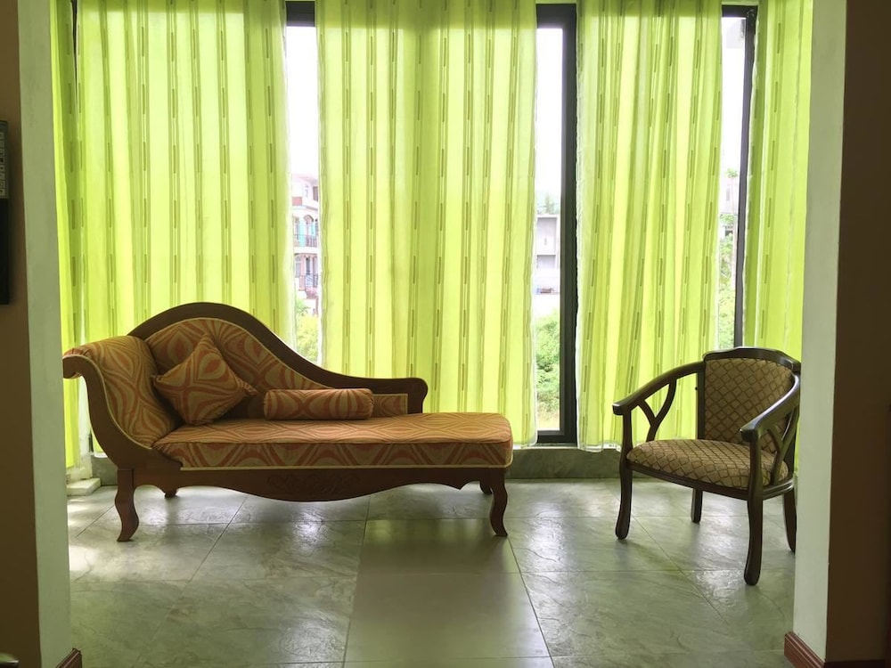 Skyline Inn — Surinam — photo 3