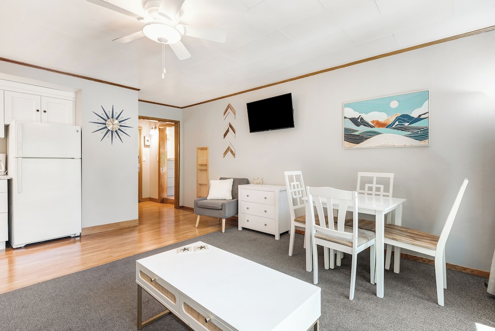 Bend Riverside Inn & Suites - photo 106
