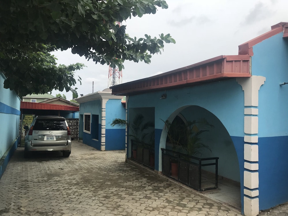 Tonis Hotel - last minute hotel in Abuja