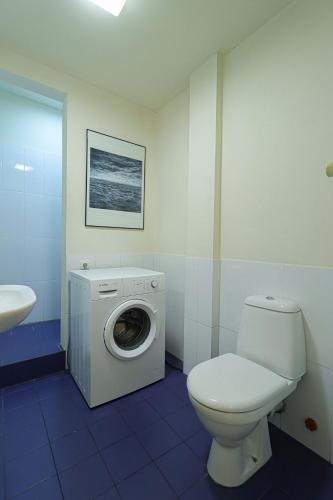 Bright 3BR Apartment in Old Tbilisi by Wehost