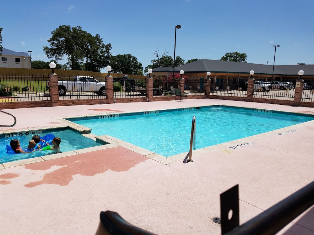 Quality One Motel - photo 20
