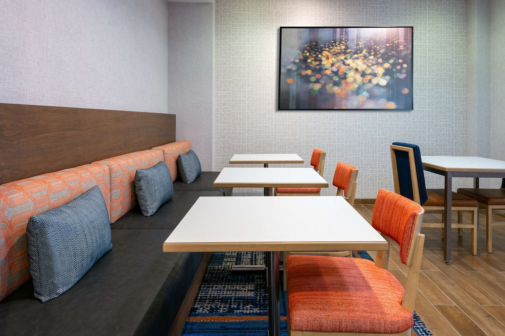 Hampton Inn Charlotte Uptown - photo 33