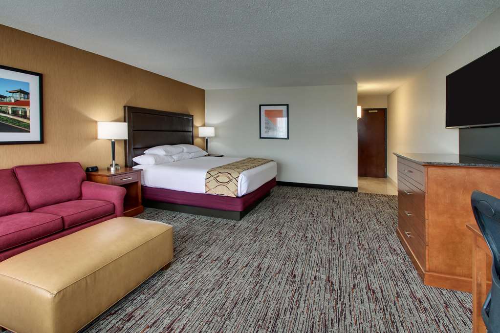 Drury Inn & Suites Evansville East - photo 33