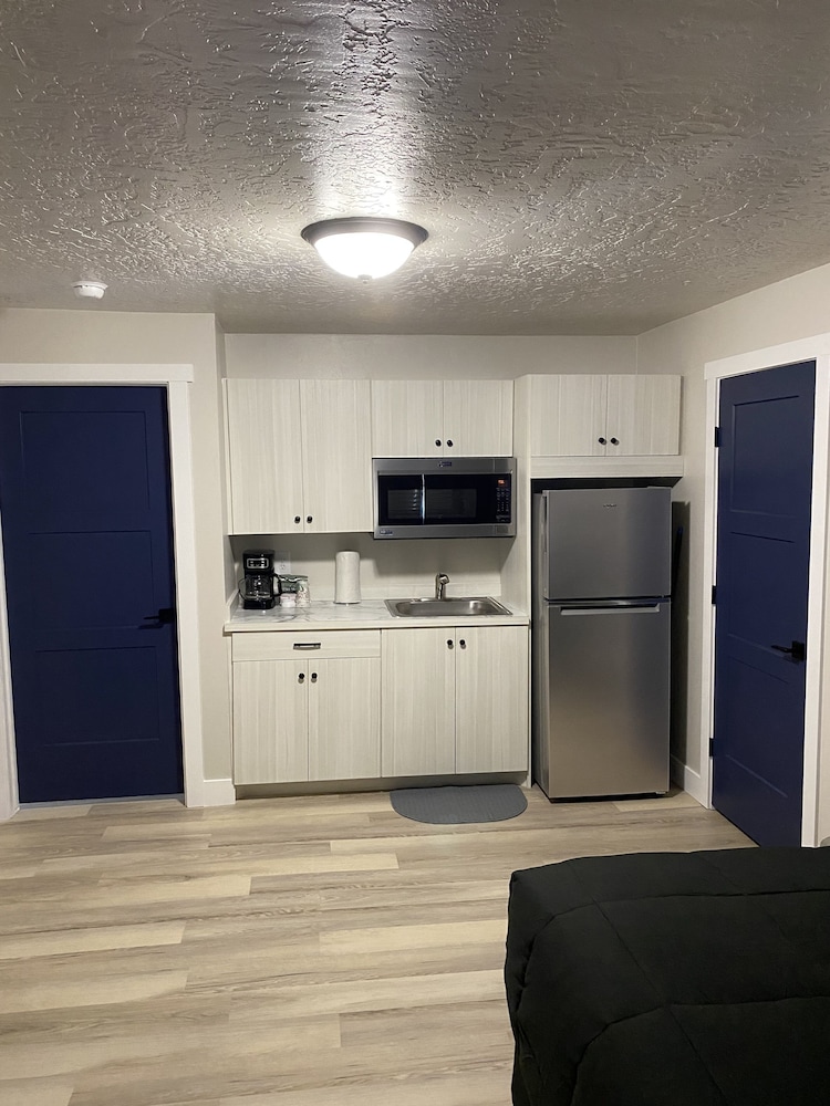 CB&M Executive Suites - photo 10