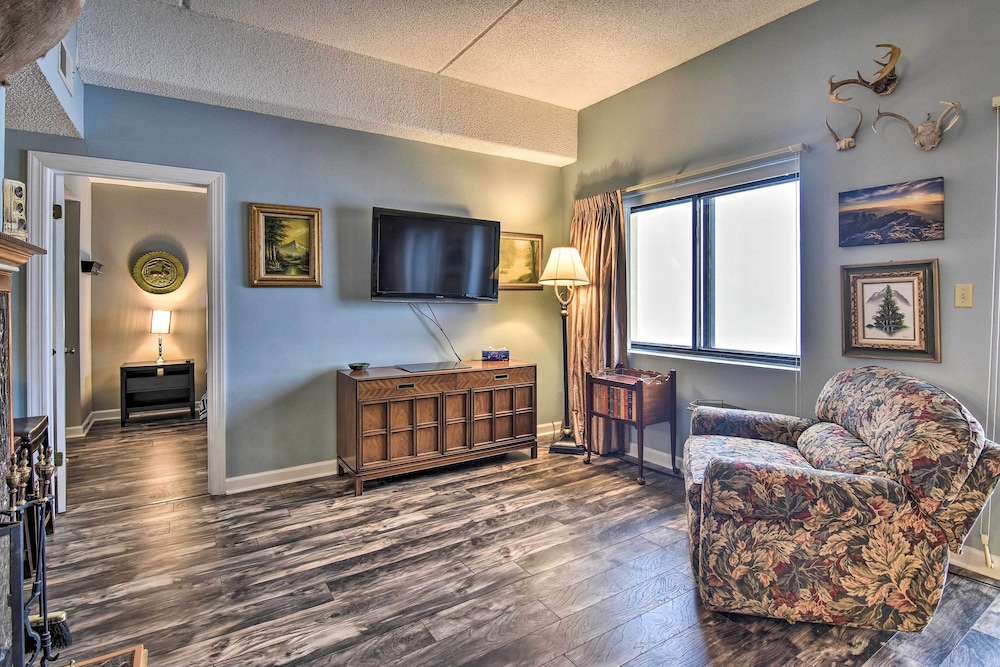 4 Mi to Sugar Mtn Resort: Condo w Indoor Pool - photo 6