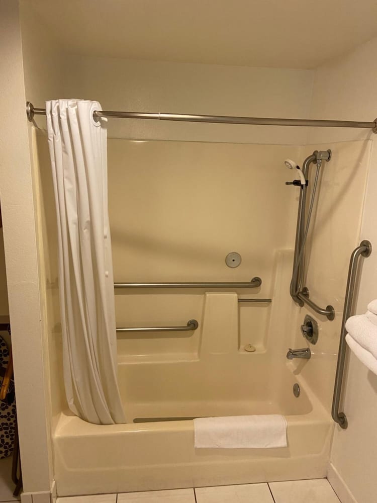 Vantage Point Inn Woodland Hills - photo 25