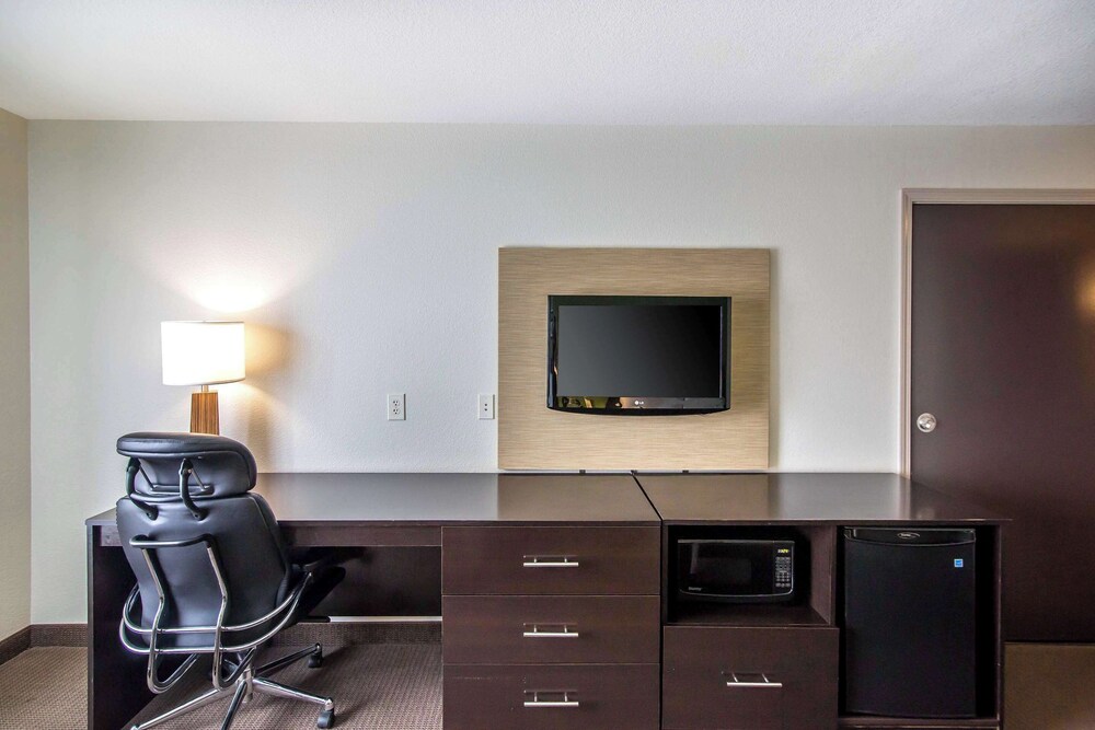 Sleep Inn & Suites Haysville Wichita South - photo 16