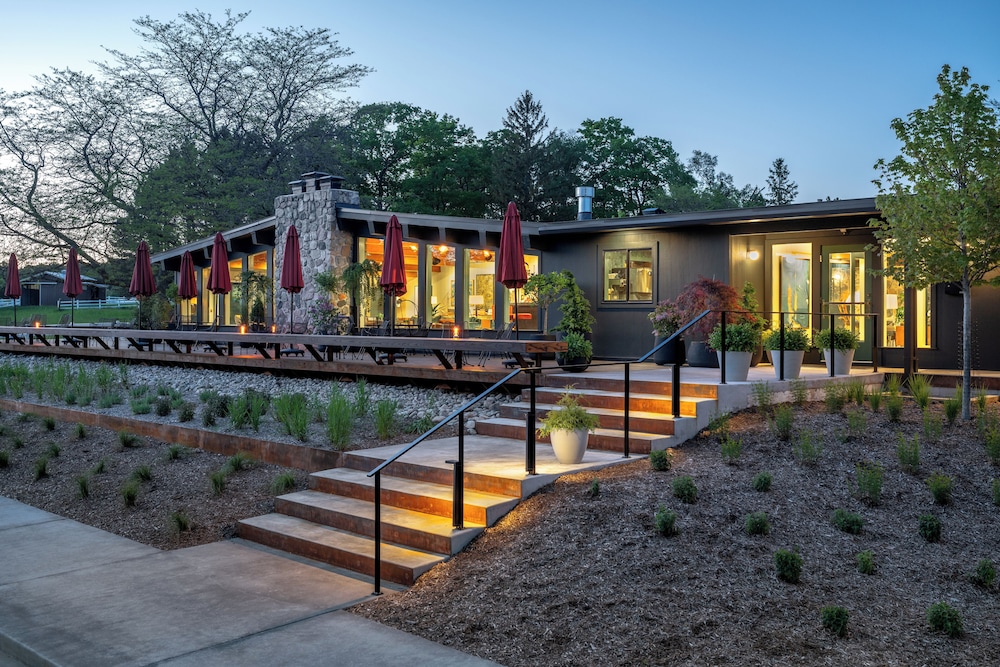 Otis Harbor Springs in Harbor Springs, United States