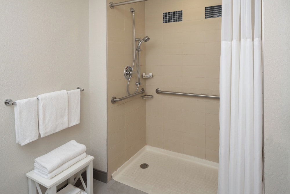 Holiday Inn Express Miami Airport Blue Lagoon Area by IHG - photo 20