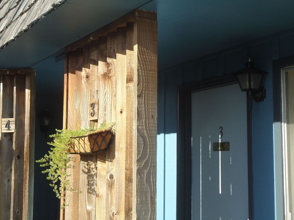 Lamplighter Inn - photo 5