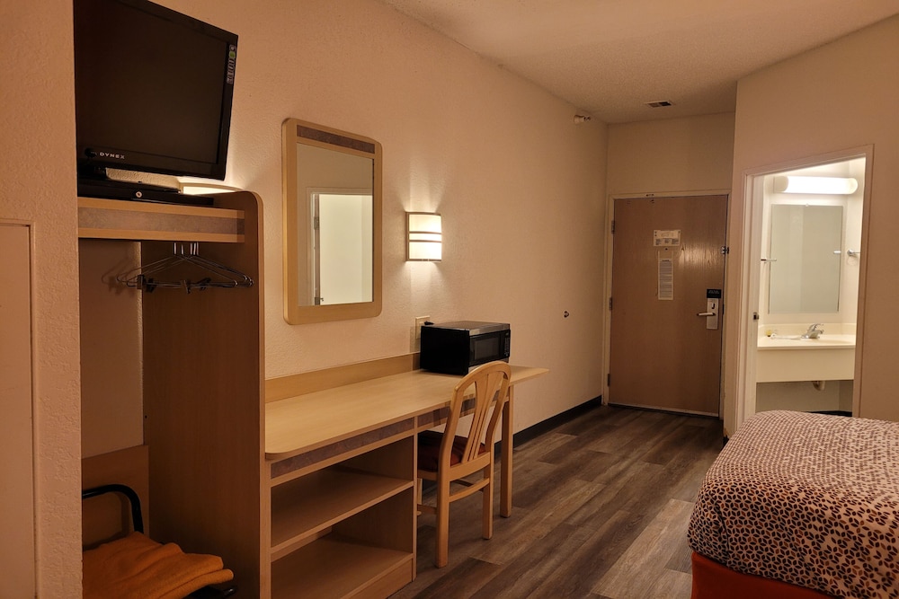 Modern Stay 39 Lakeview By OYO Minonk - photo 16