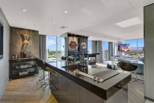 The Adele Palazzo Suite at Palms Place — 4-Star Luxury Hotel in Las Vegas, United States