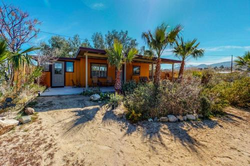 Joshua Tree Bugalow Downtown — Joshua Tree