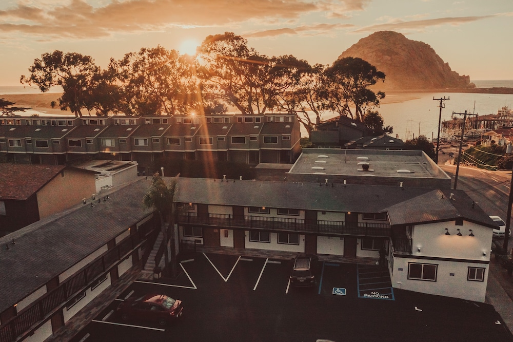 Blufftop Inn & Suites - photo 110