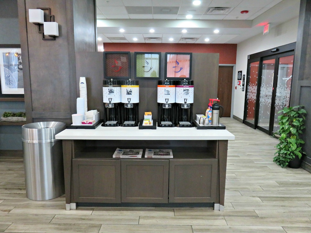 Hampton Inn by Hilton Detroit Dearborn - photo 14