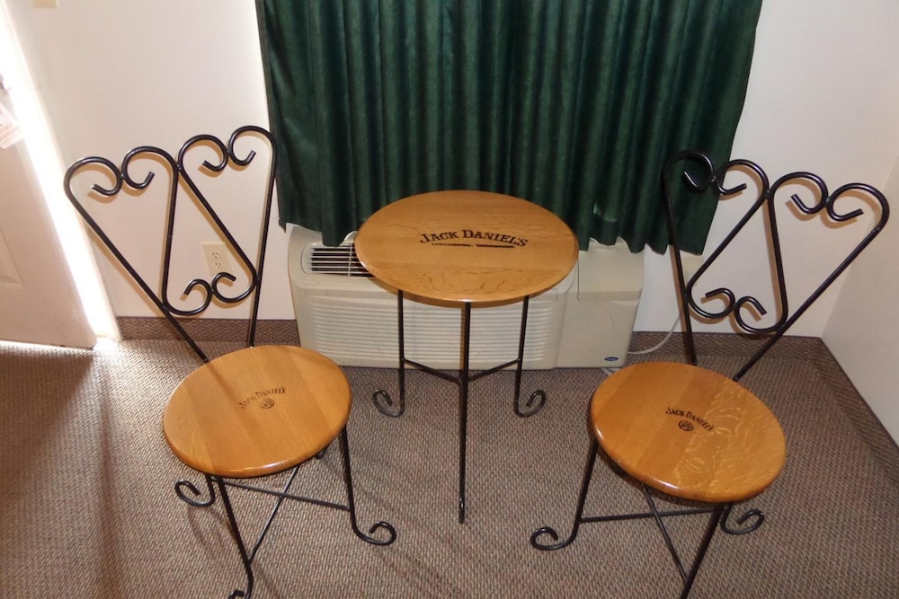 Lynchburg Country Inn - photo 20