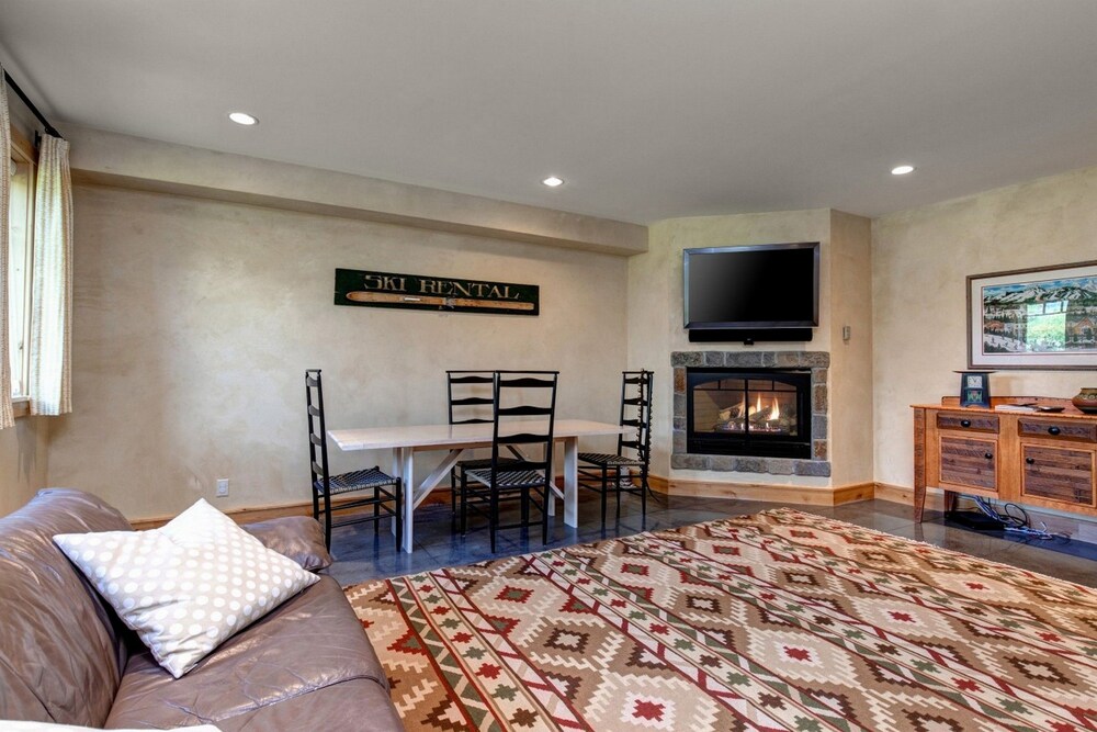 Abode At Skyline - photo 6