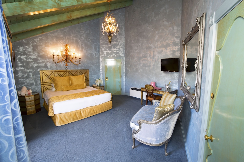 Madonna Inn - photo 36