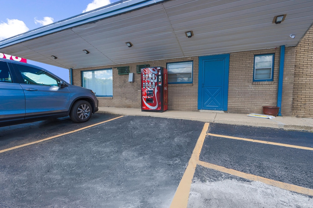 OYO Hotel North Lima OH Boardman - photo 26