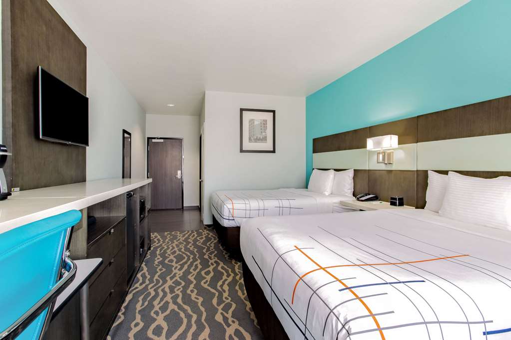 La Quinta Inn & Suites by Wyndham Northlake Fort Worth - photo 21