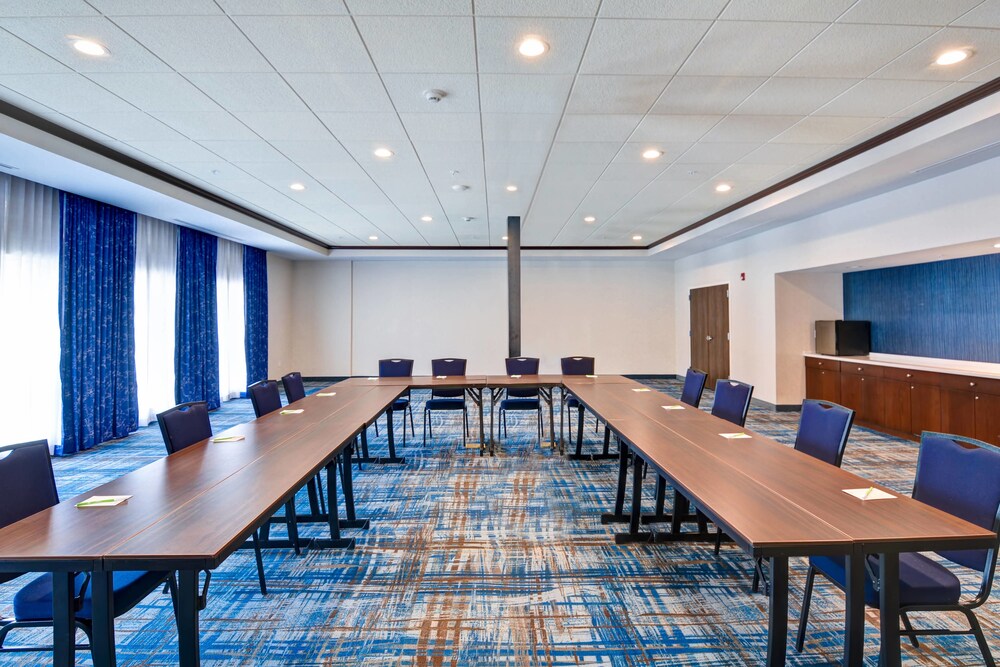 Courtyard by Marriott Long Island Islip Courthouse Complex - photo 29