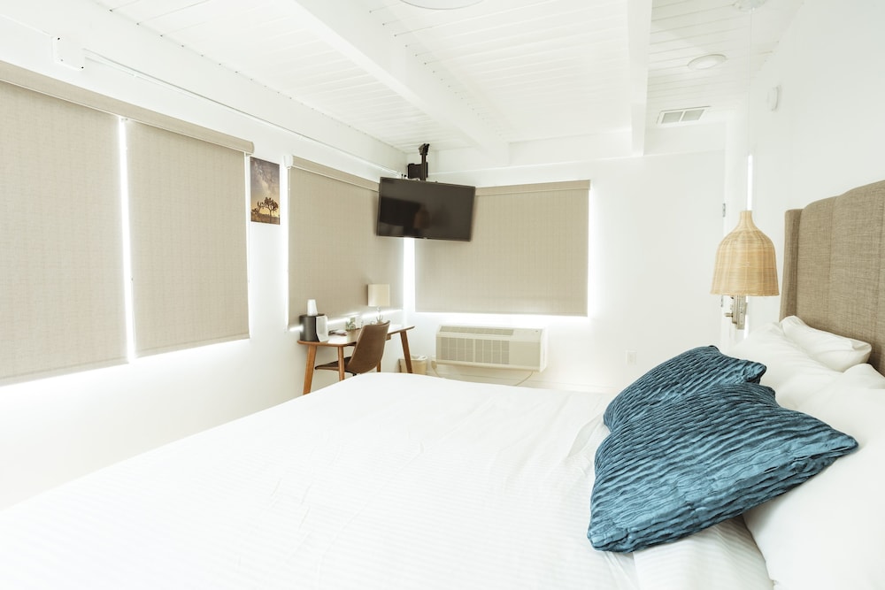 The Belmont Shore Inn - photo 35