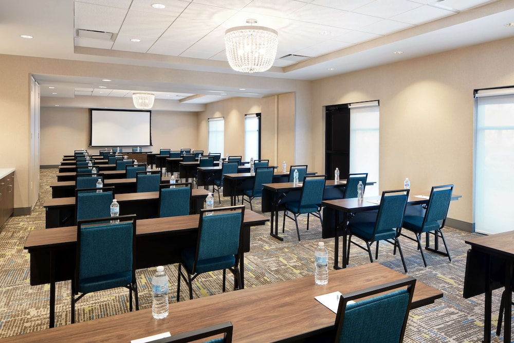Hampton Inn & Suites Franklin Indianapolis - photo 32