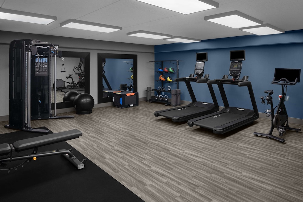 Hampton Inn Cleveland Downtown - photo 21