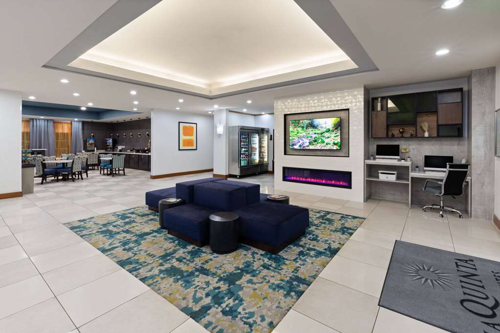 La Quinta Inn & Suites by Wyndham Austin NW Lakeline Mall - photo 5