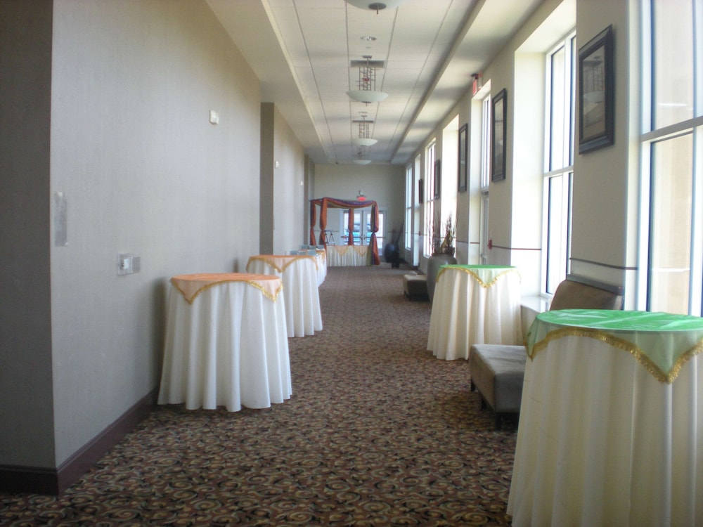 Hilton Garden Inn Victorville - photo 23