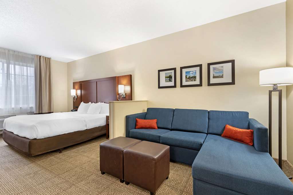 Comfort Suites Cedar Falls Industrial Park - photo 11