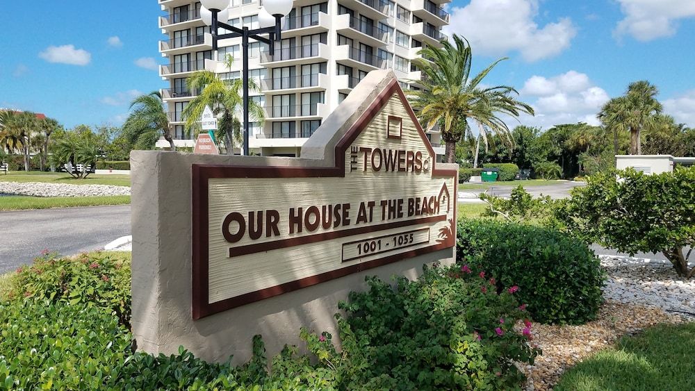 Our House at the Beach 201W by Beachside Management — 4-Star Luxury Hotel in Siesta Key, United States