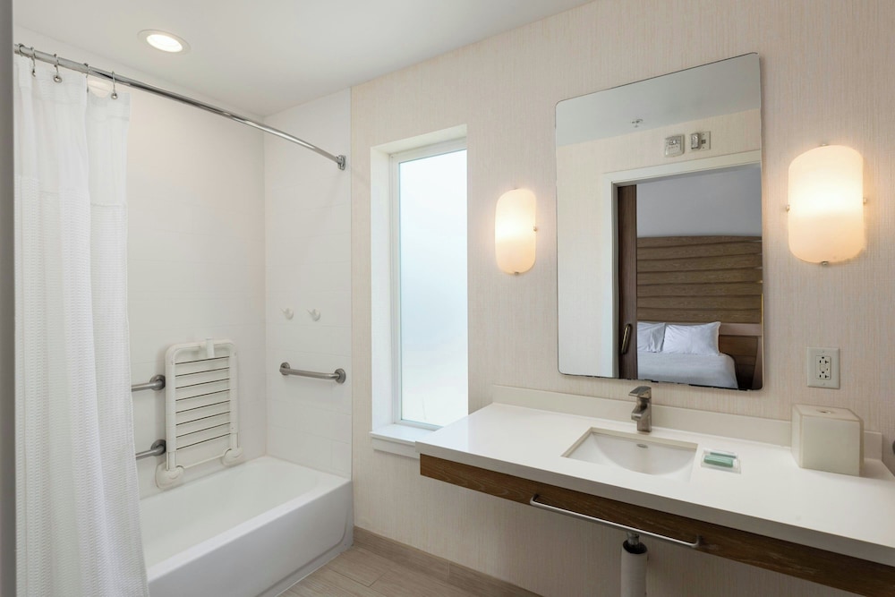 SpringHill Suites by Marriott Oceanside Beach - photo 44
