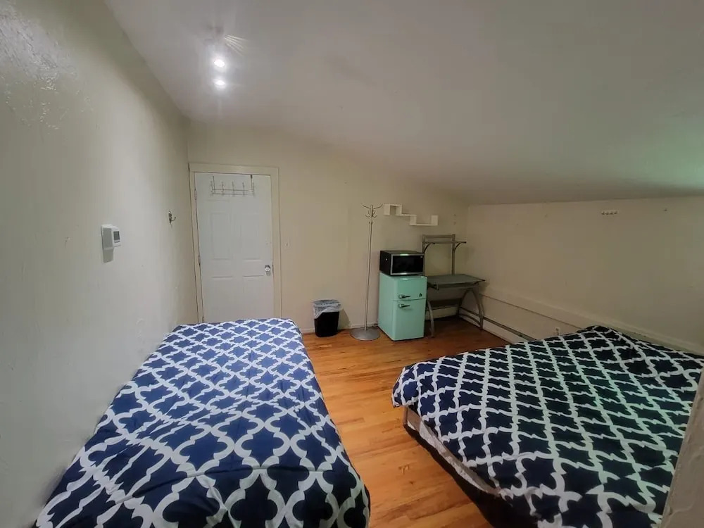 184 Heath St - last minute hotel in Boston
