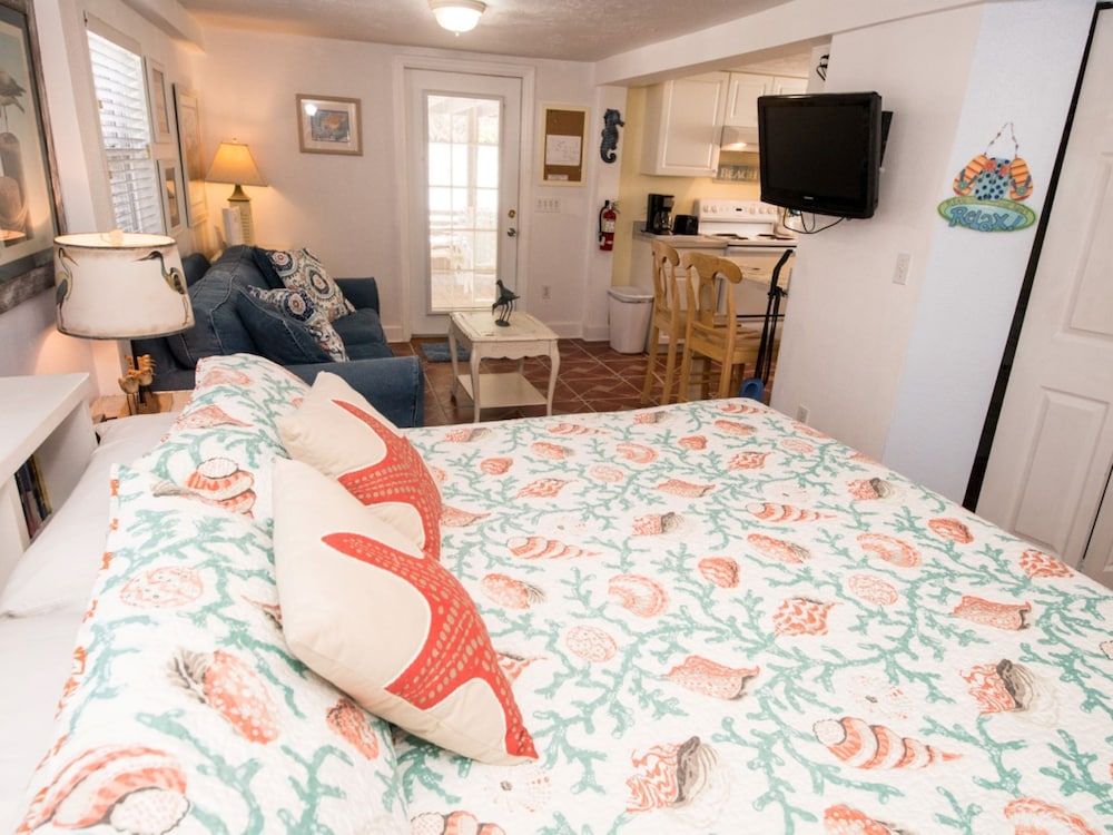 Anna Maria Beach Cottages - photo 15