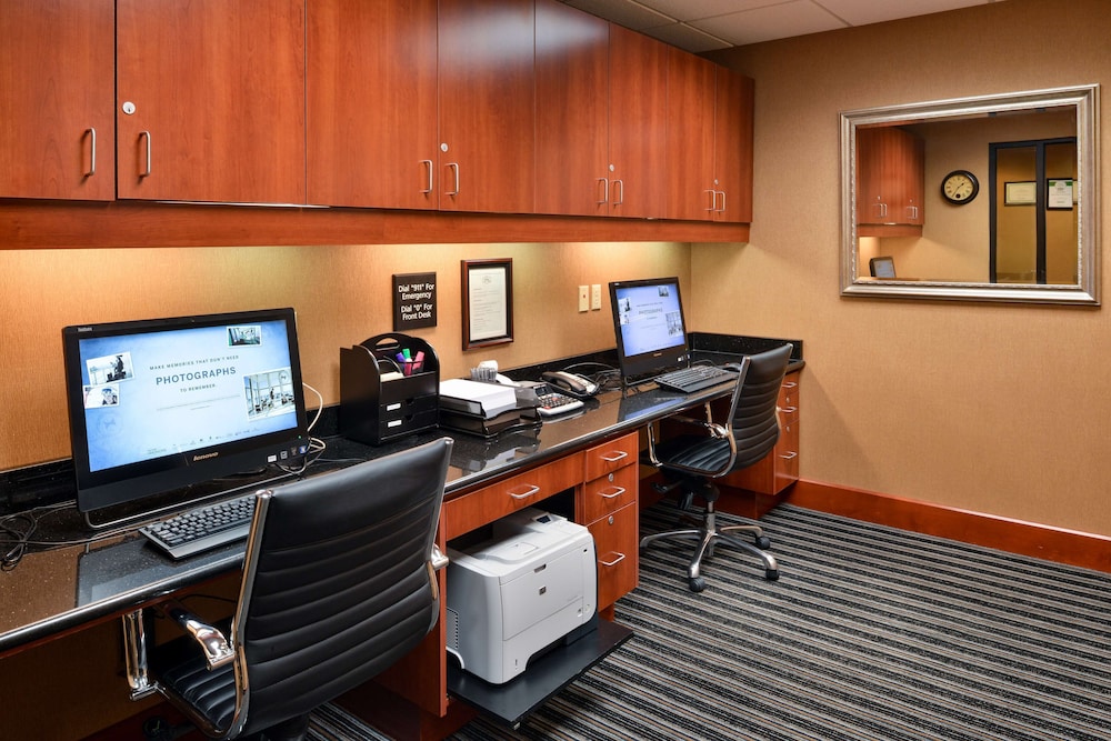 Hampton Inn & Suites Tacoma - photo 37