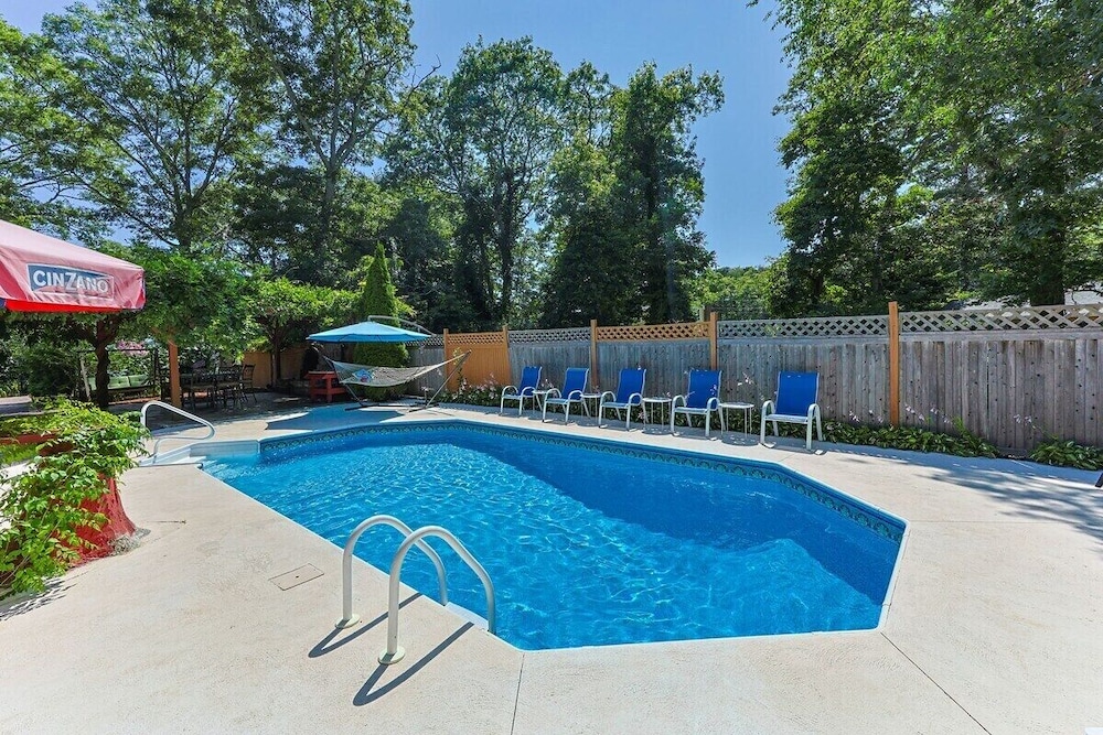 Sal’s Place in Barnstable, United States