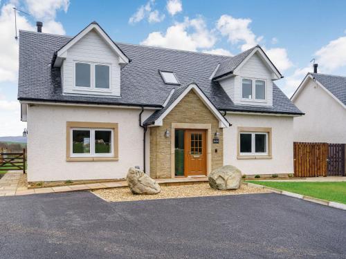 Iora Rua Uk40006 — Stirling
