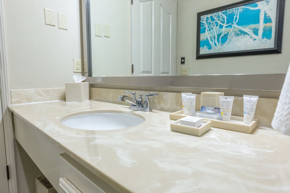 Cambria Landing Inn & Suites - photo 31