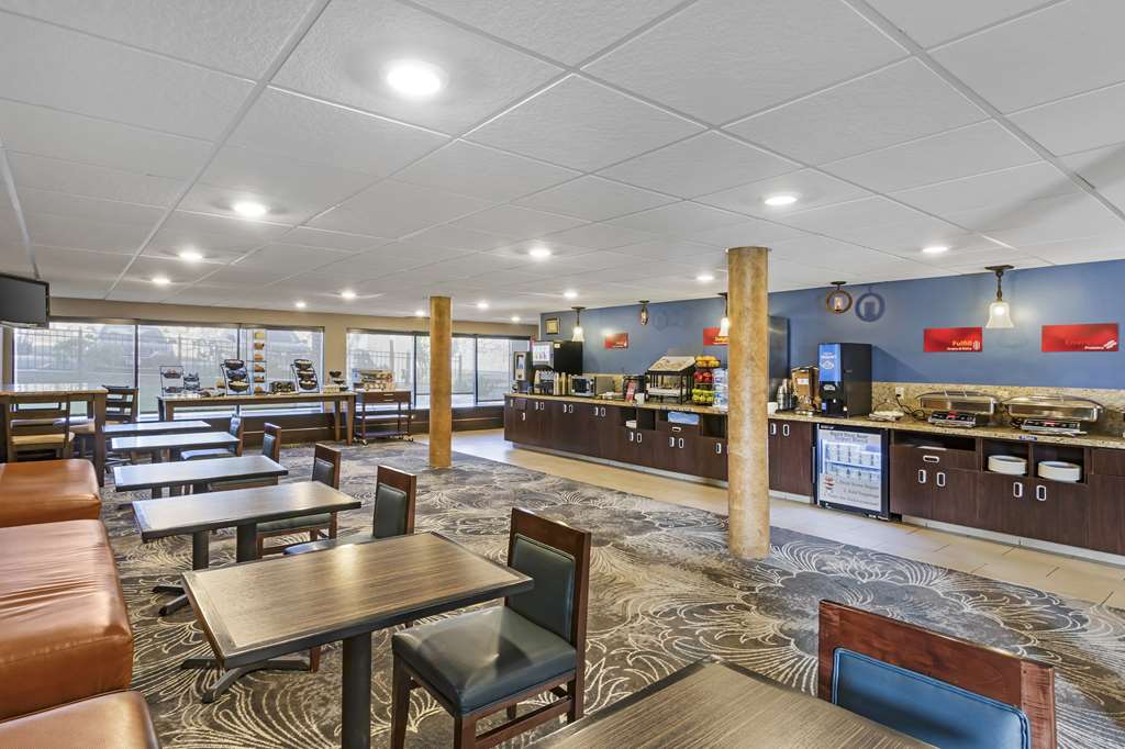 Best Western Plus Landmark Inn - photo 5