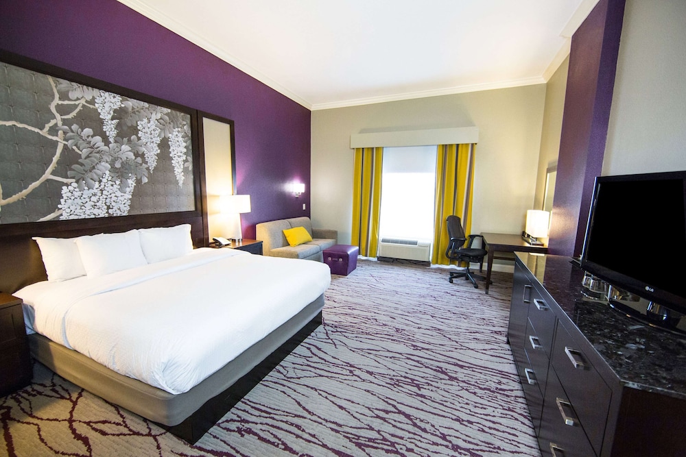 DoubleTree by Hilton Hotel Savannah Historic District - photo 56