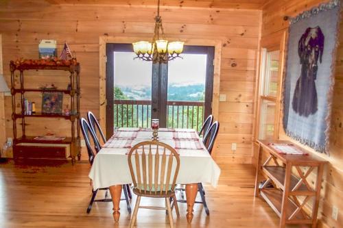 The Glen of Iron Duff in Waynesville, United States