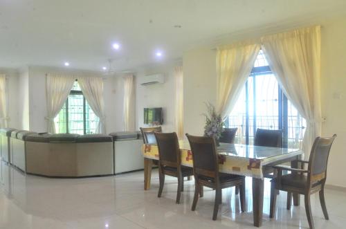 Kulim LakeView Homestay at Golf Resort in Kulim, Malaysia